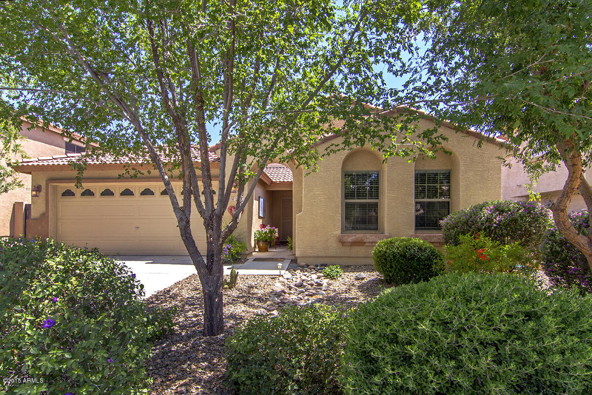 2327 West Peak View Road Phoenix, AZ 85085 - Photo 7 of 25 FrontView_0194