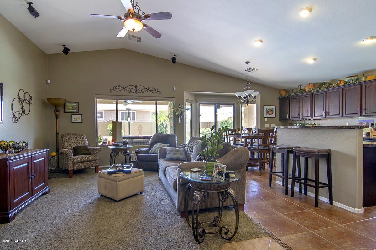 2327 West Peak View Road Phoenix, AZ 85085 - Photo 8 of 25 GreatRm_0077