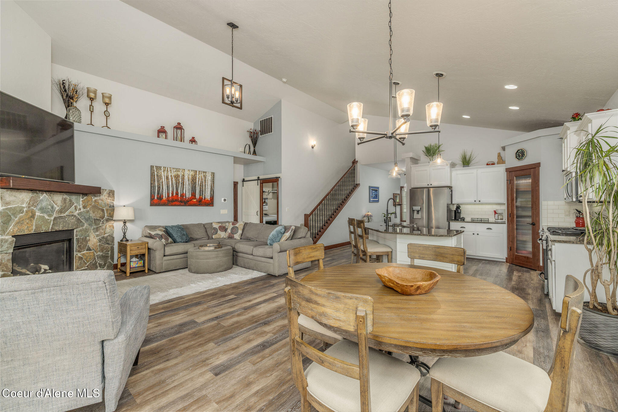 15079 North Pristine Circle Rathdrum, ID 83858 - Photo 11 of 35 Livingroom-entry