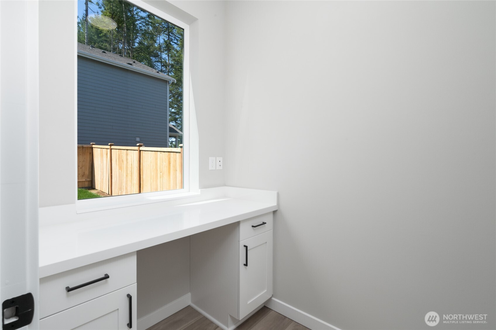2413 Southwest Ridgeway Drive Oak Harbor, WA 98277 - Photo 6 of 12 Gallery Image 6