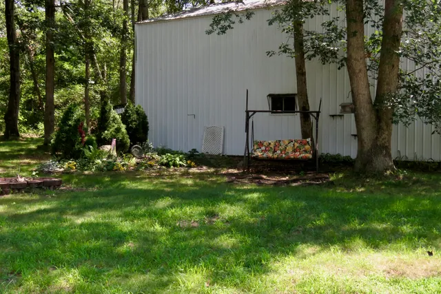 $325,000 | 10901 North 555th Street East, Demotte, IN 46310