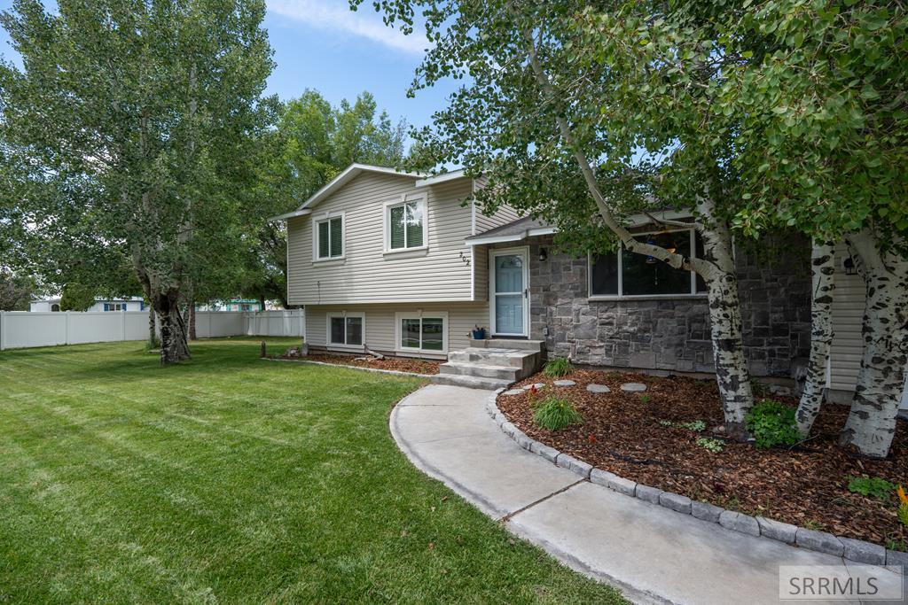 202 West 3rd South Sugar City, ID 83448 - Photo 5 of 52