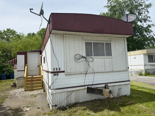 a front view of house with yard