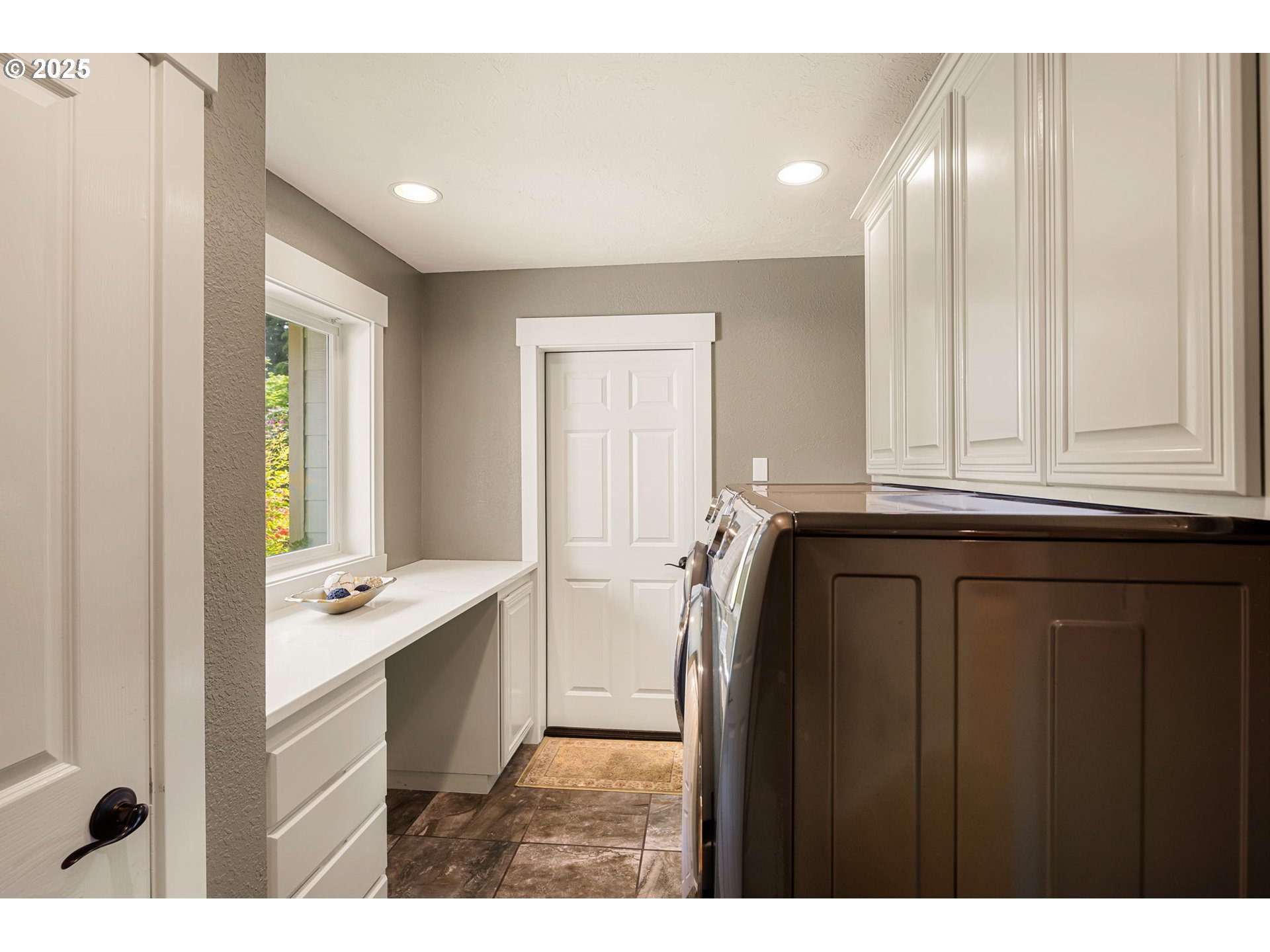 4010 Shasta View Street Eugene, OR 97405 - Photo 21 of 40