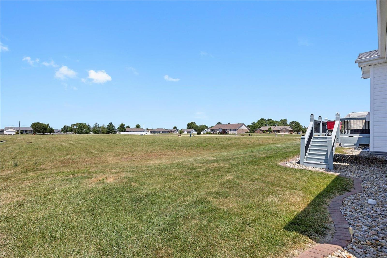 190 Warren Manor Highland, IL 62249 - Photo 26 of 32 Gallery Image 26