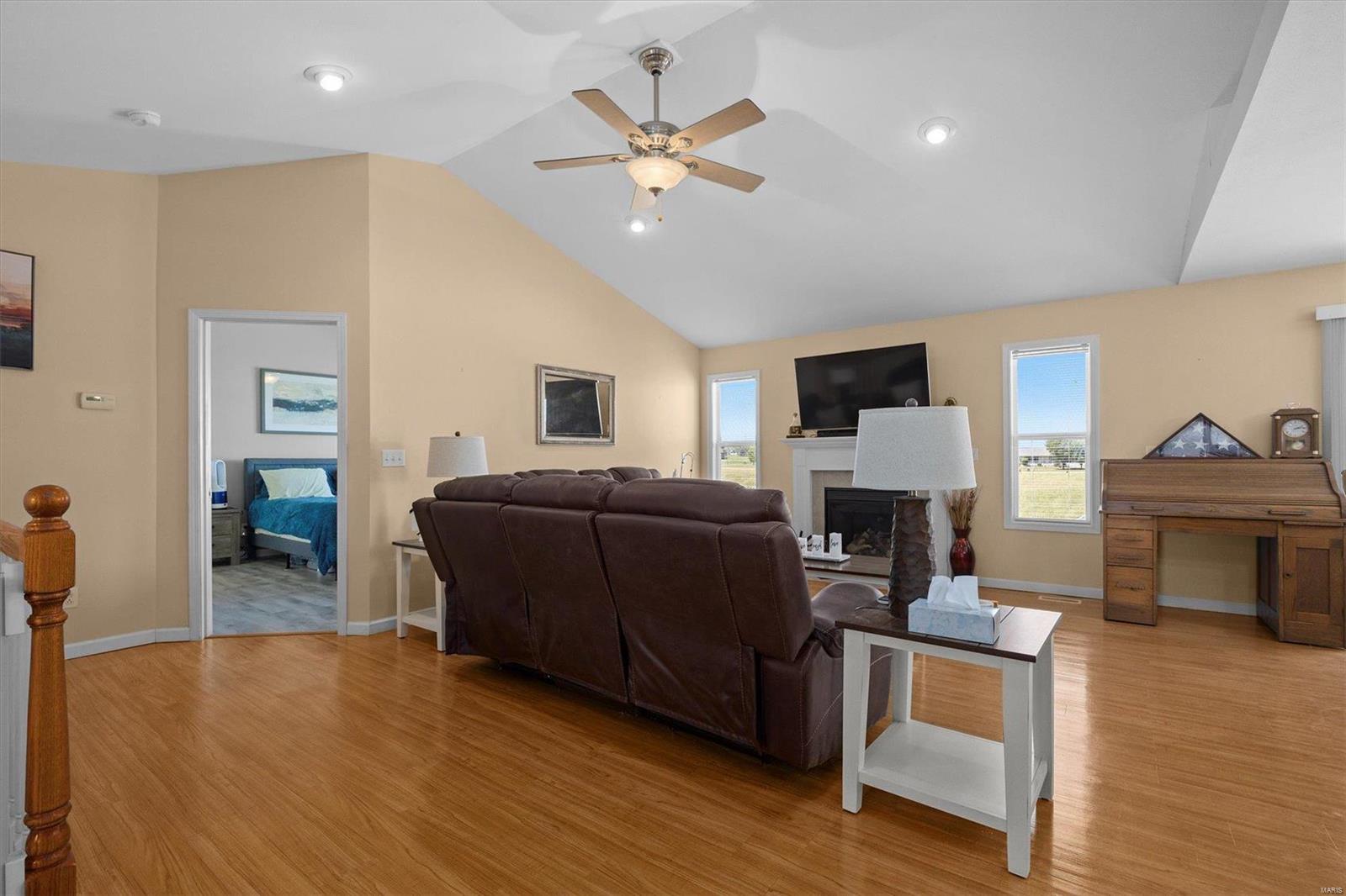 190 Warren Manor Highland, IL 62249 - Photo 3 of 32 Gallery Image 3