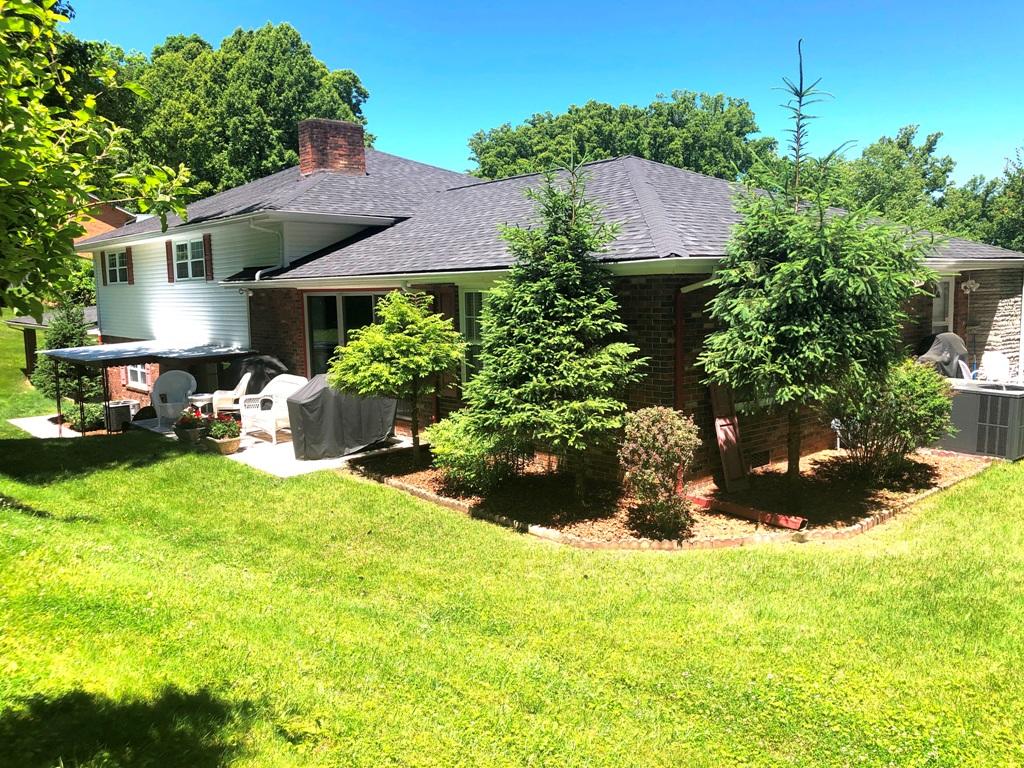 110 Ridgecrest Drive Elizabethton, TN 37643 - Photo 7 of 46 IMG_7752