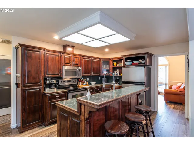 $420,000 | 1050 Northeast Garden Valley Boulevard, Roseburg, OR 97470