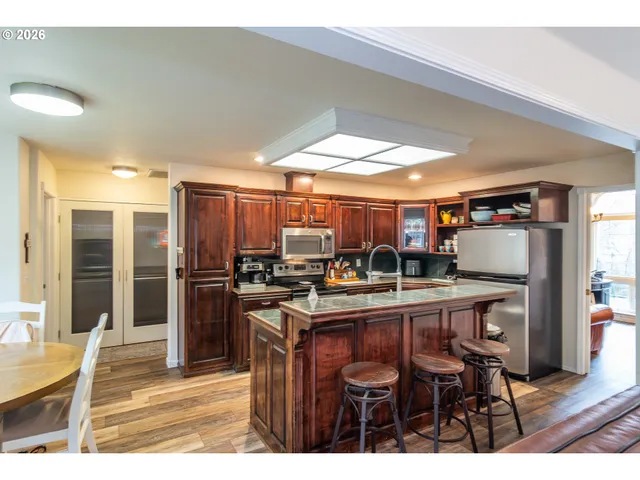 $420,000 | 1050 Northeast Garden Valley Boulevard, Roseburg, OR 97470