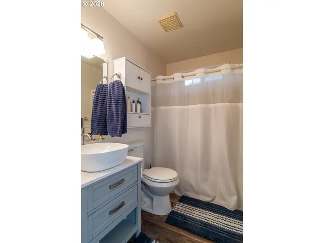 $420,000 | 1050 Northeast Garden Valley Boulevard, Roseburg, OR 97470