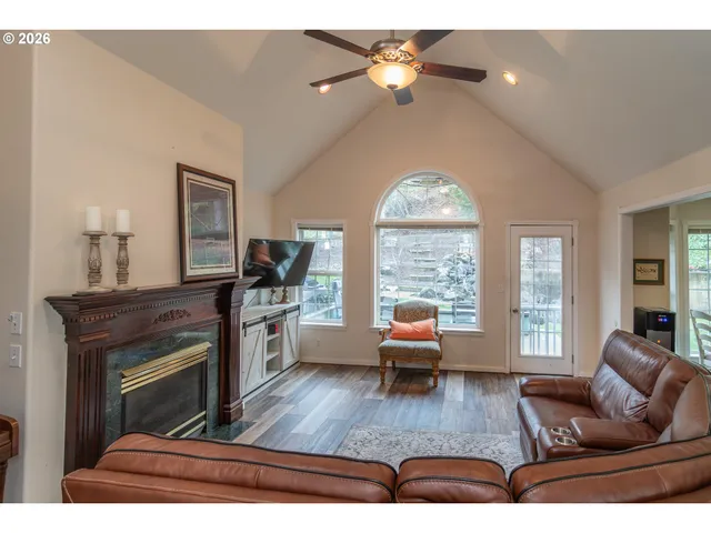 $420,000 | 1050 Northeast Garden Valley Boulevard, Roseburg, OR 97470