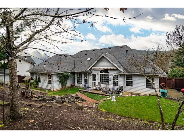 $420,000 | 1050 Northeast Garden Valley Boulevard, Roseburg, OR 97470