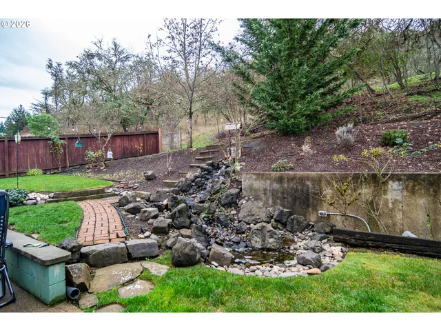 $420,000 | 1050 Northeast Garden Valley Boulevard, Roseburg, OR 97470
