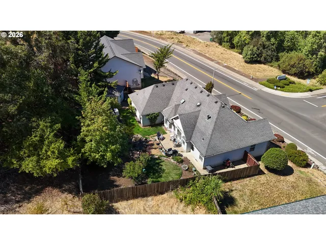 $420,000 | 1050 Northeast Garden Valley Boulevard, Roseburg, OR 97470