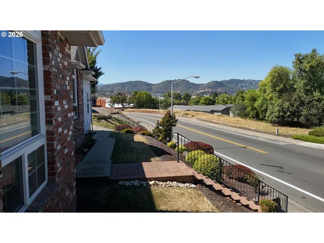 $420,000 | 1050 Northeast Garden Valley Boulevard, Roseburg, OR 97470