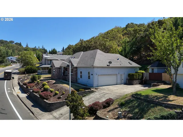 $420,000 | 1050 Northeast Garden Valley Boulevard, Roseburg, OR 97470