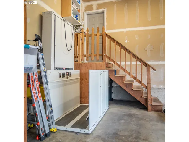 $420,000 | 1050 Northeast Garden Valley Boulevard, Roseburg, OR 97470