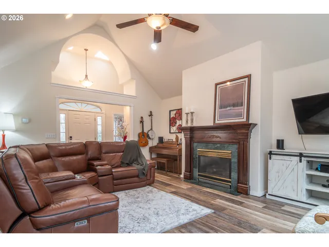 $420,000 | 1050 Northeast Garden Valley Boulevard, Roseburg, OR 97470