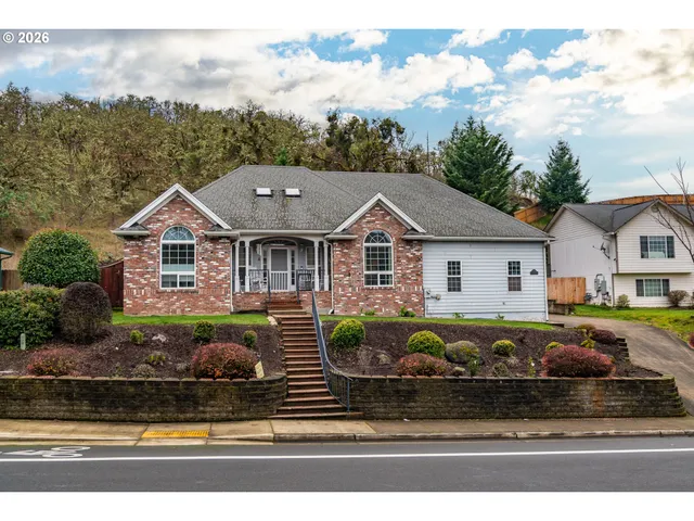 $420,000 | 1050 Northeast Garden Valley Boulevard, Roseburg, OR 97470