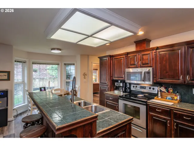 $420,000 | 1050 Northeast Garden Valley Boulevard, Roseburg, OR 97470