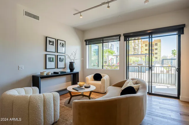$669,900 | 3131 North Central Avenue, Unit 5012, Phoenix, AZ 85012