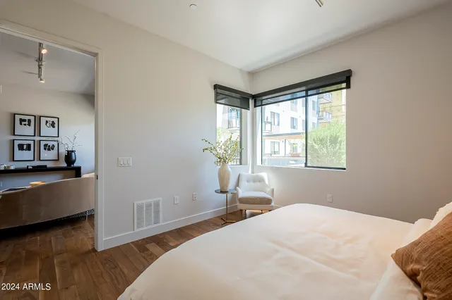 $669,900 | 3131 North Central Avenue, Unit 5012, Phoenix, AZ 85012