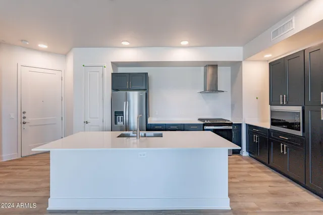 $669,900 | 3131 North Central Avenue, Unit 5012, Phoenix, AZ 85012