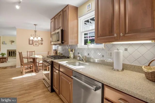 $1,125,000 | 11613 Bedfordshire Avenue, Potomac, MD 20854