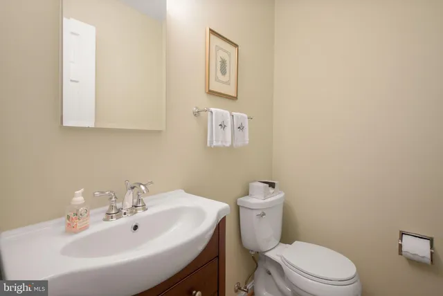 $1,125,000 | 11613 Bedfordshire Avenue, Potomac, MD 20854