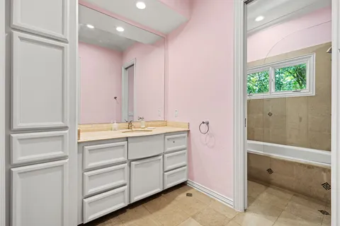 $2,950,000 | 64 Saddlebrook Lane, Houston, TX 77024