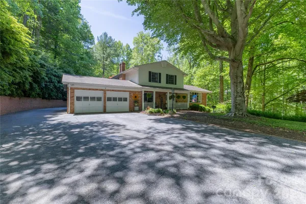 $580,000 | 819 Chesterfield Circle Southwest, Lenoir, NC 28645