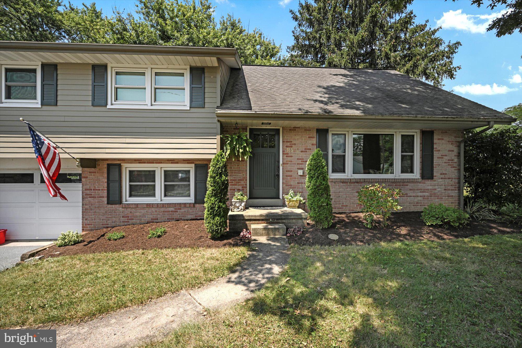 313 Lincoln Road Adamstown, PA 17569 - Photo 3 of 27 V3