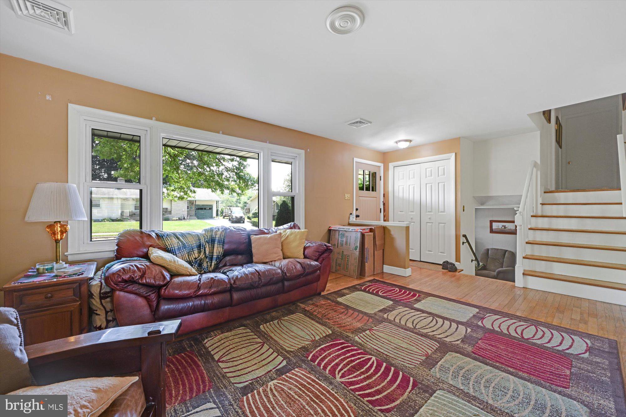 313 Lincoln Road Adamstown, PA 17569 - Photo 4 of 27 Living Room