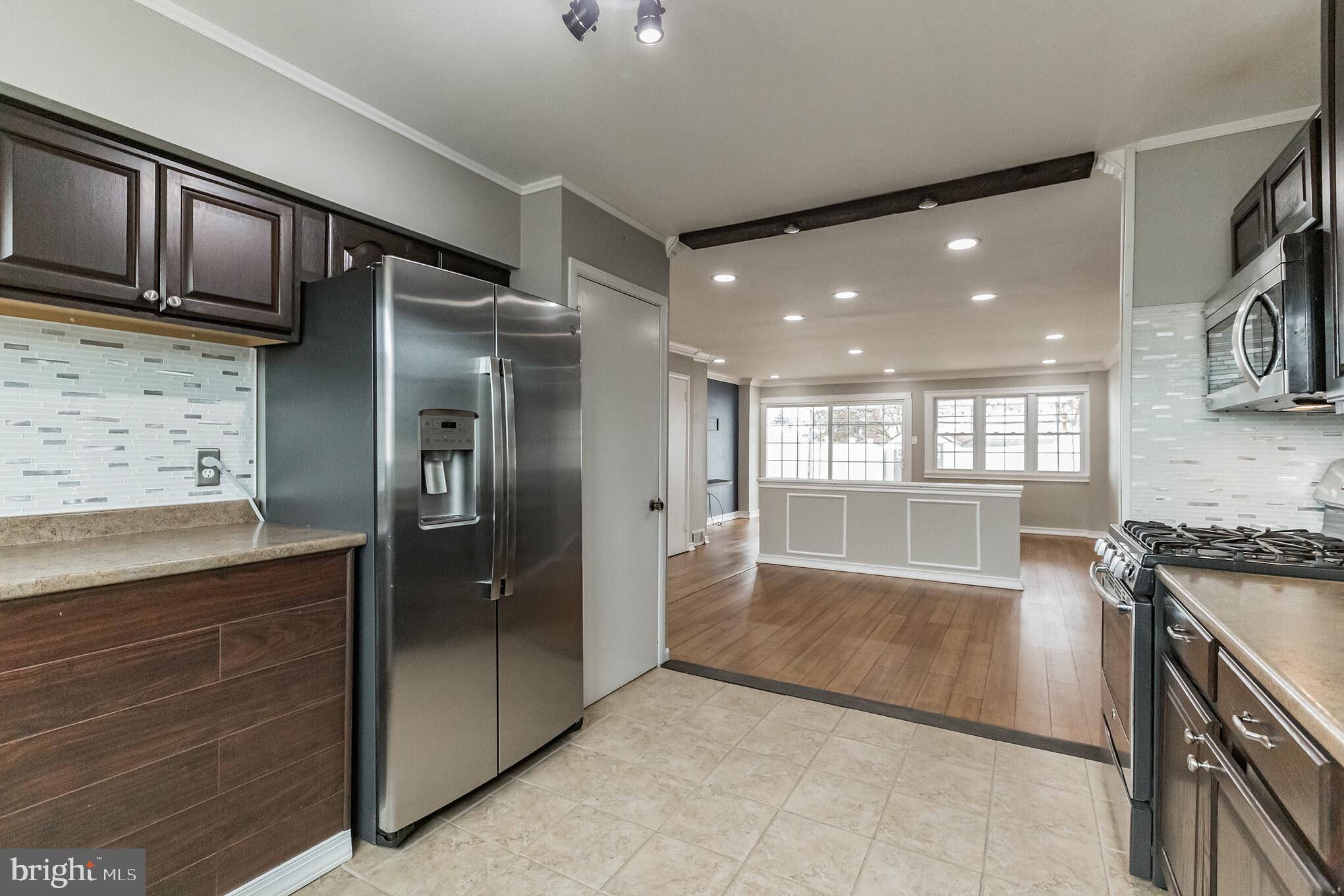4103 Farmdale Road Philadelphia, PA 19154 - Photo 4 of 15 Gallery Image 4