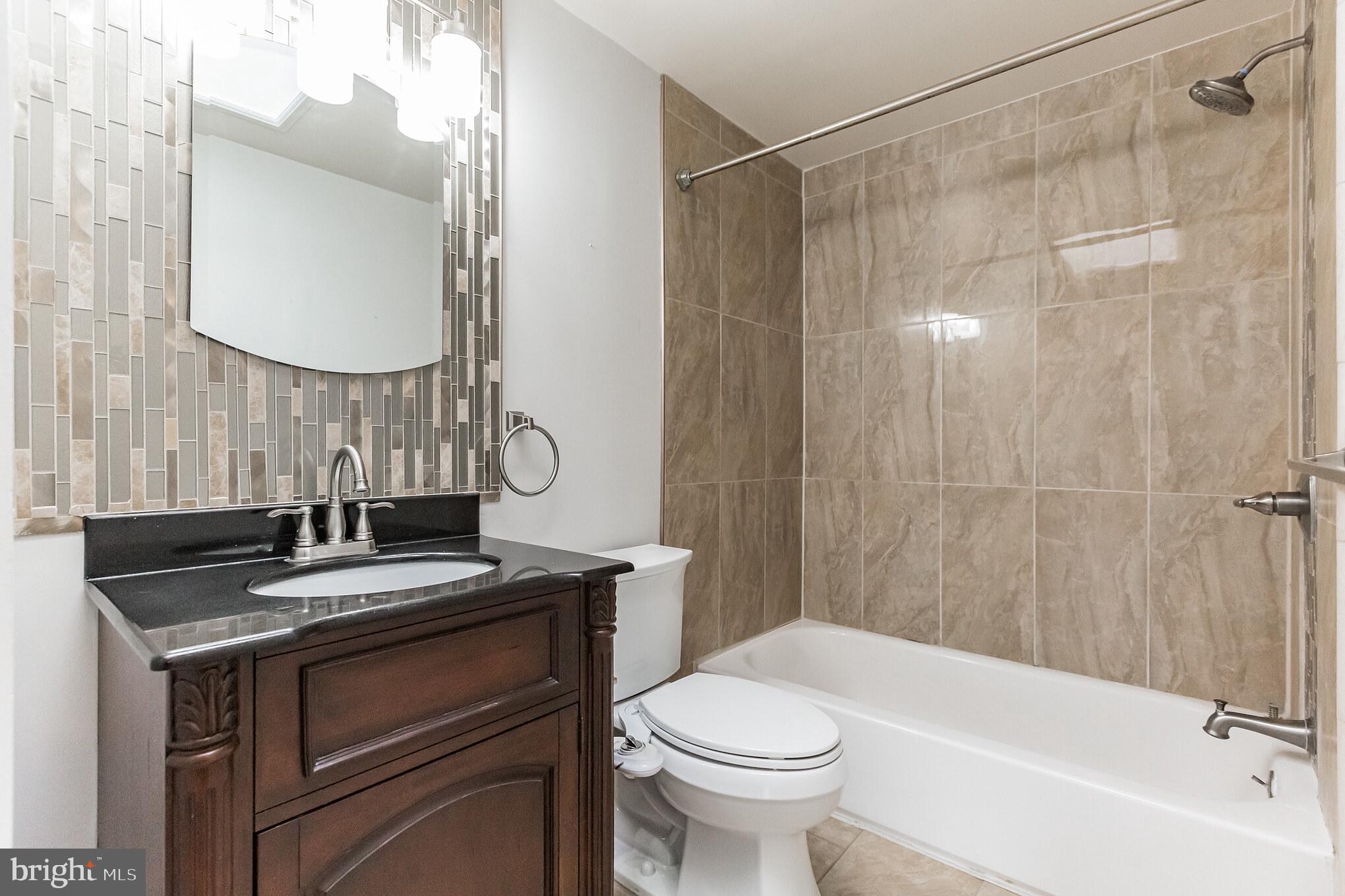 4103 Farmdale Road Philadelphia, PA 19154 - Photo 9 of 15 Main Bathroom