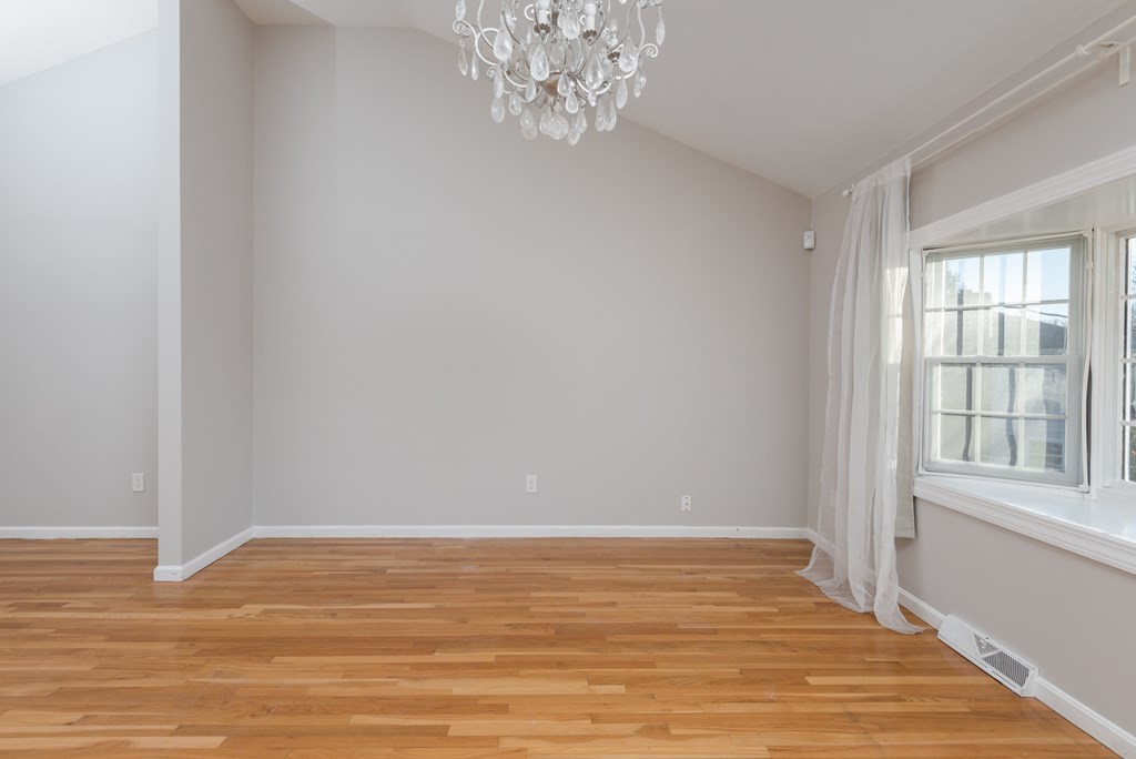 8 Gleason Road Woburn, MA 01801 - Photo 5 of 27 Gallery Image 5