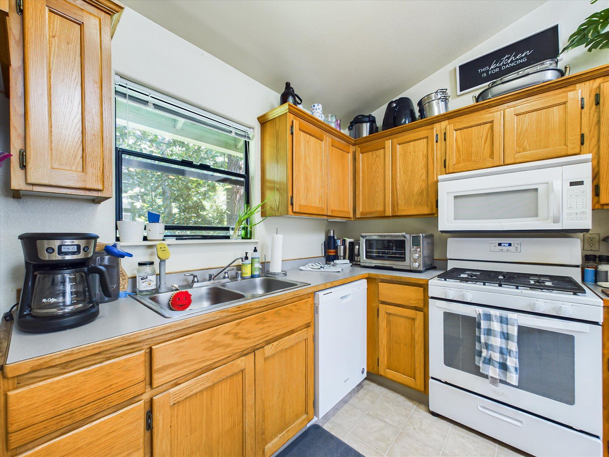 747 Hidden Creek Road Arcata, CA 95521 - Photo 19 of 63