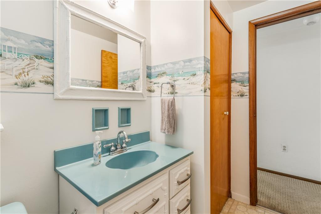 698 Anderson Hozak Road Clinton, PA 15026 - Photo 17 of 25