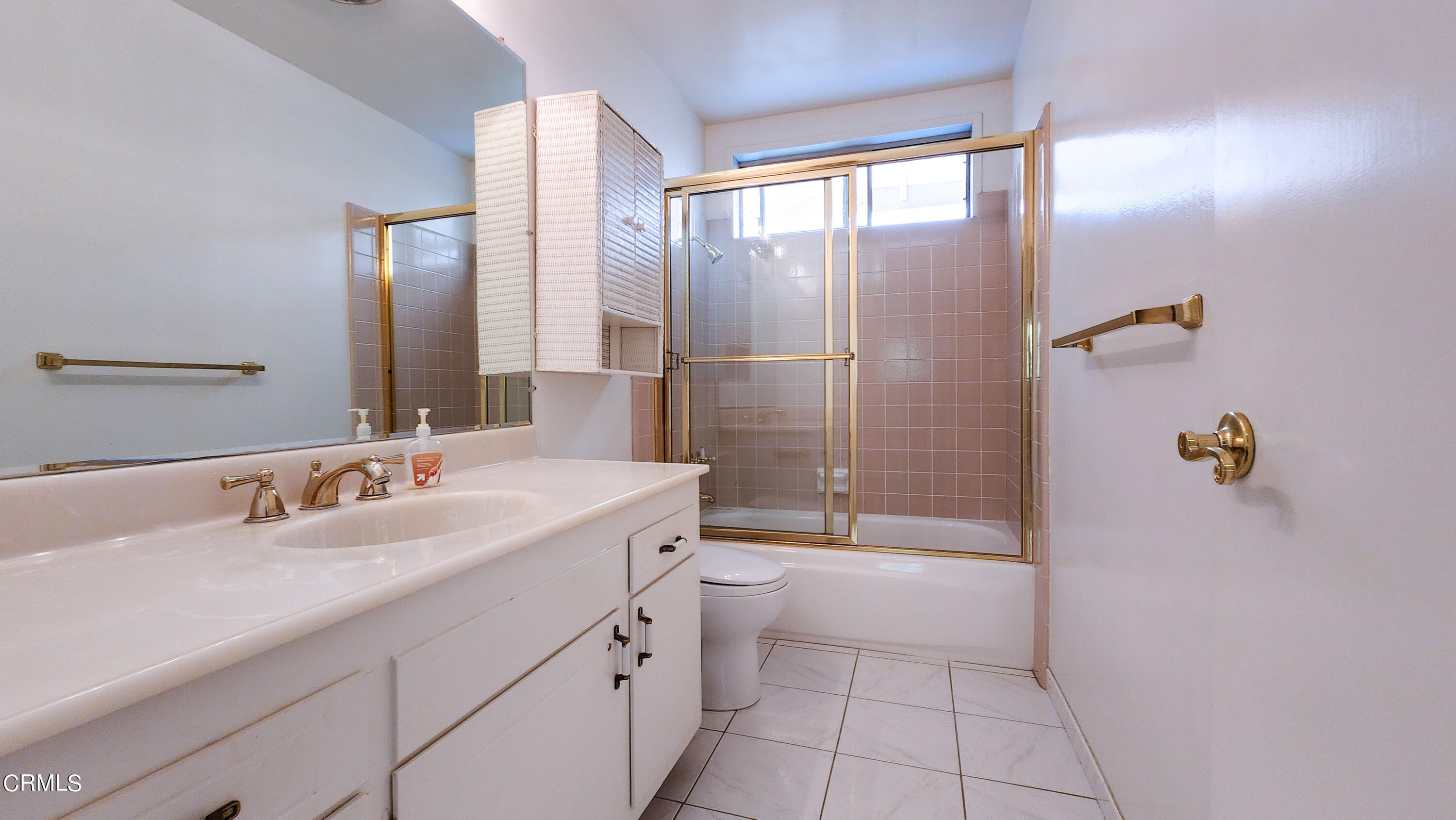 1980 Crestshire Drive Glendale, CA 91208 - Photo 18 of 27 a bathroom with a double vanity sink toilet mirror and bathtub