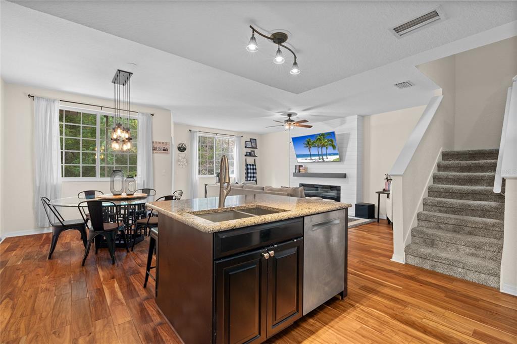 3452 Primrose Way Palm Harbor, FL 34683 - Photo 7 of 48