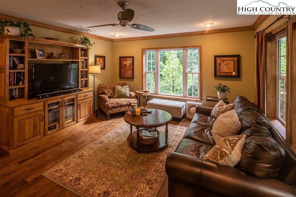 284 Pilgrims Way Boone, NC 28607 - Photo 6 of 39 Gallery Image 6