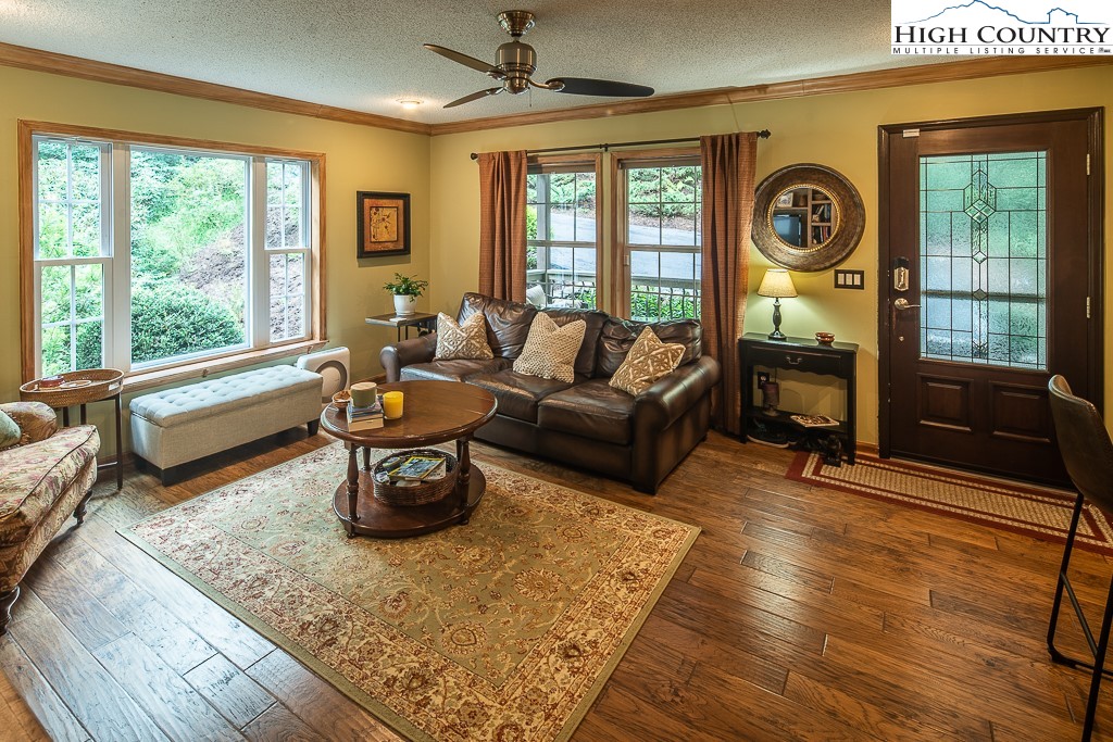 284 Pilgrims Way Boone, NC 28607 - Photo 8 of 39 Gallery Image 8