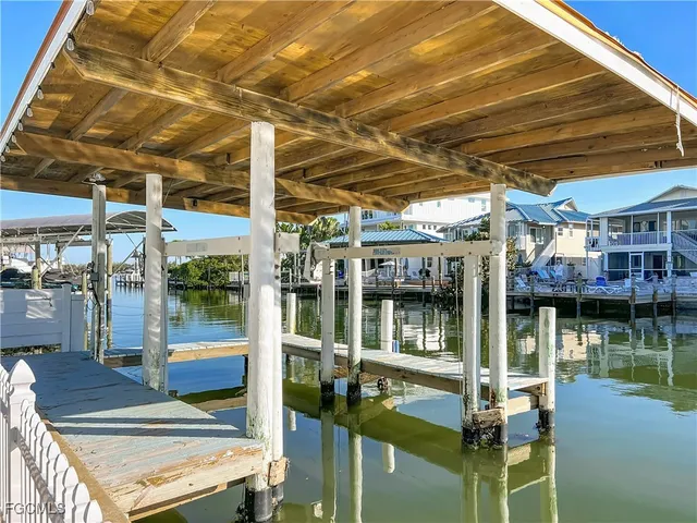 $1,399,000 | 447 Palermo Circle, Fort Myers Beach, FL 33931