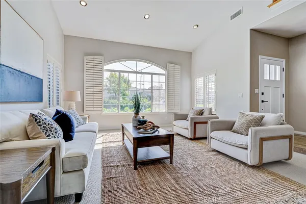$3,499,000 | 2101 Lynngrove Drive, Manhattan Beach, CA 90266