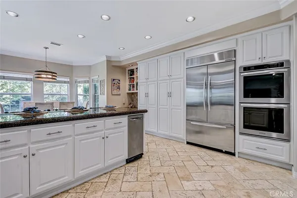 $3,499,000 | 2101 Lynngrove Drive, Manhattan Beach, CA 90266