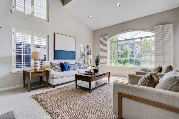 $3,499,000 | 2101 Lynngrove Drive, Manhattan Beach, CA 90266