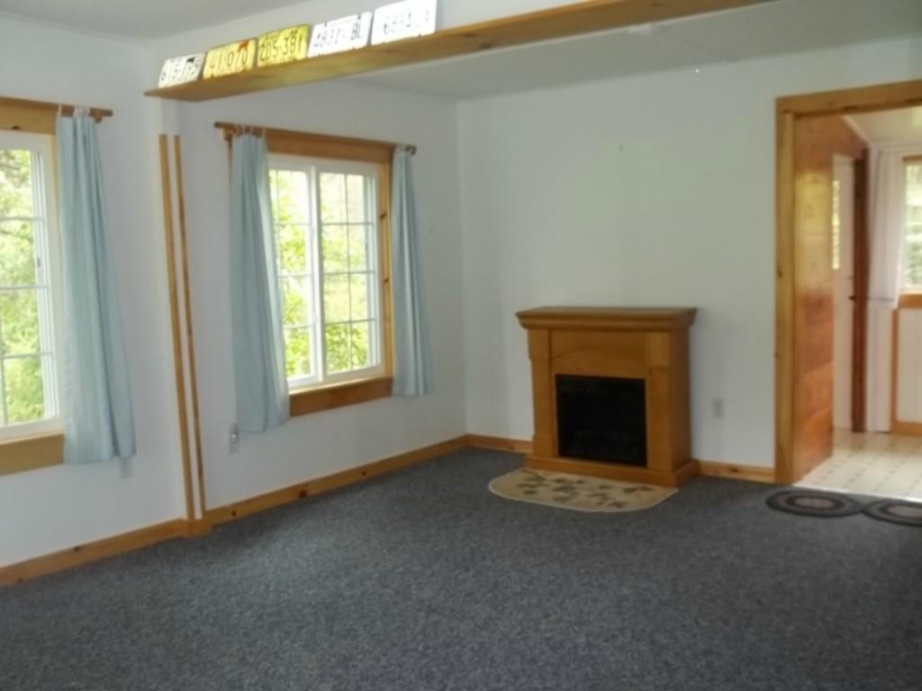 109 Port Road Kennebunk, ME 04043 - Photo 4 of 13 Living Room