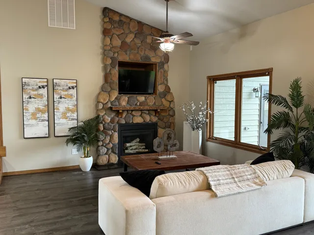 $599,900 | 50429 245th Avenue, Staples, MN 56479