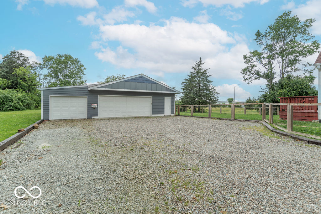 2636 South Hunter Road Indianapolis, IN 46239 - Photo 4 of 38