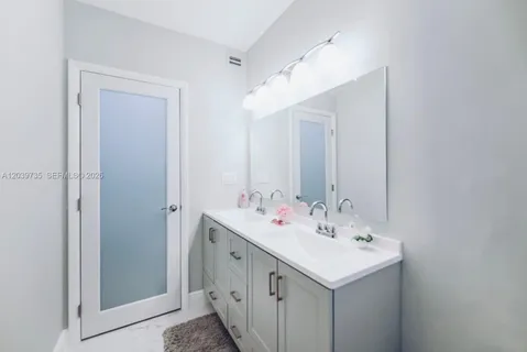 $636,000 | 1985 South Ocean Drive, Unit 8P, Hallandale Beach, FL 33009